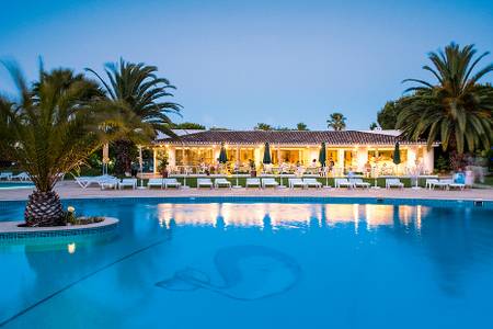 Balaia Golf Village, Pool
