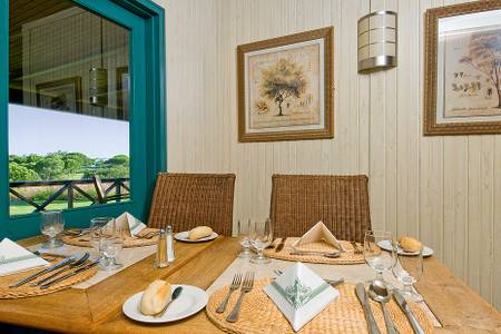 Balaia Golf Village, Restaurant