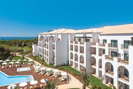 Pine Cliffs Ocean Suites, a Luxury Collection Resort & Spa, Resort/Hotelanlage