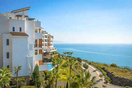 Olée Nerja Holiday Rentals, Blick auf die malerische Umgebung der Region mit Hügeln und Natur.