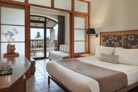 Aeolos Beach Resort, Family