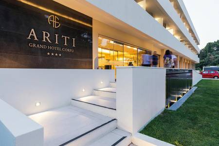 Ariti Grand Hotel, Resort/Hotelanlage