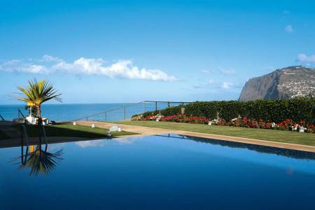 Golden Residence, Poolausschnitt mit Meerblick