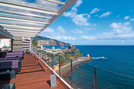 Pestana Carlton Madeira - Premium Ocean Resort, Terrasse mit Meerblick