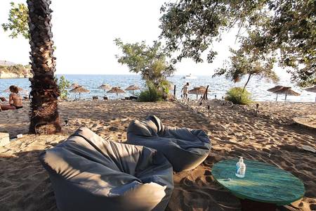 Golden Sun Hotel, sonstige