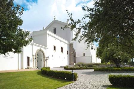 Convento do Espinheiro Historic Hotel & Spa, Hotelwege