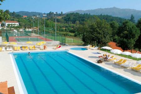 Hotel Rural Maria da Fonte, Pool und Tennisplatz
