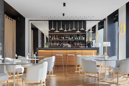 H10 Port Vell, Restaurant/Gastronomie