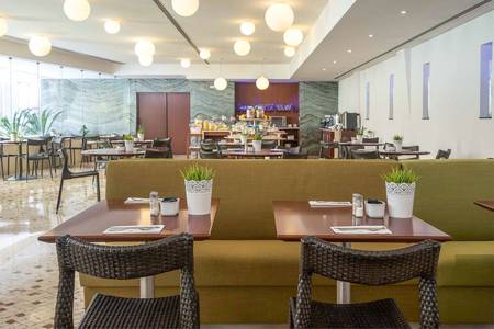 HF Fénix Garden, Restaurant/Gastronomie