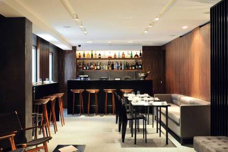 Altis Prime Appartements, Bar