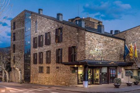 Parador de La Seu d’Urgell, Resort/Hotelanlage