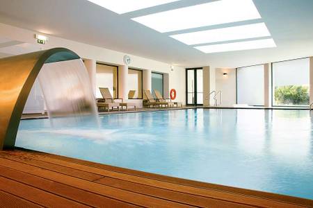 Dom Gonçalo Hotel & Spa, Hallenbad mit Liegen