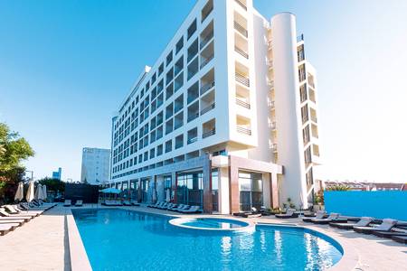 TRYP Lisboa Caparica Mar by Wyndham, Pool/Poolbereich