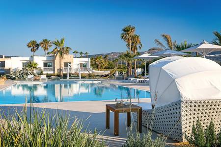 White Pearls Luxury Suites, Pool/Poolbereich