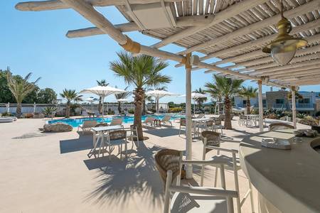White Pearls Luxury Suites, Restaurant/Gastronomie