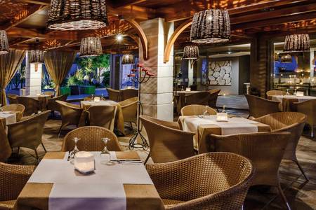 Dion Palace Resort & Spa, Restaurant/Gastronomie