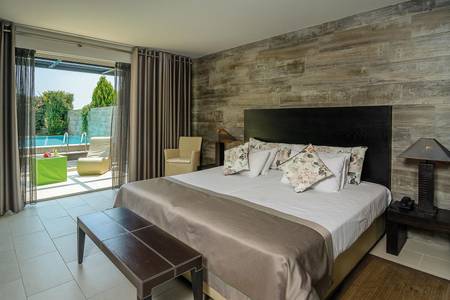 Dion Palace Resort & Spa, Bungalow Pool