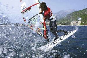 Surfer Gardasee Italien Aktivurlaub