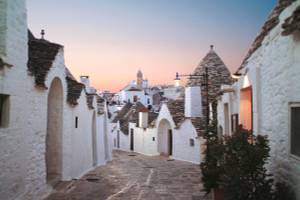 Alberobello Apulien Italien Kegeldächer