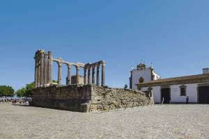 Diana Tempel im historischen Zentrum von Évora im Alentejo