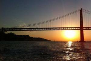 Bootstour Lissabon Tejo Brücke