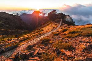 Berg Pico do Arieiro Madeira wandern Aktivurlaub Wolken