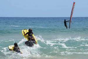 Wasserspaß auf Porto Santo Meer Strand