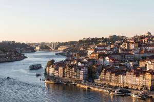 Porto Ribeira Douro Flussufer Brücke Altstadt