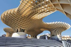 Futuristisches Bauwerk Metropol Parasol in Sevilla Andalusien