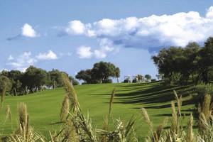 Golfplatz mit blauen Himmel, Andalusien, Spanien