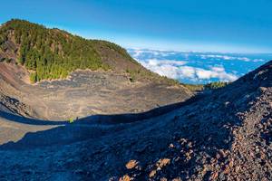 Landschaft auf La Palma mit vielen Felsen und Steinen